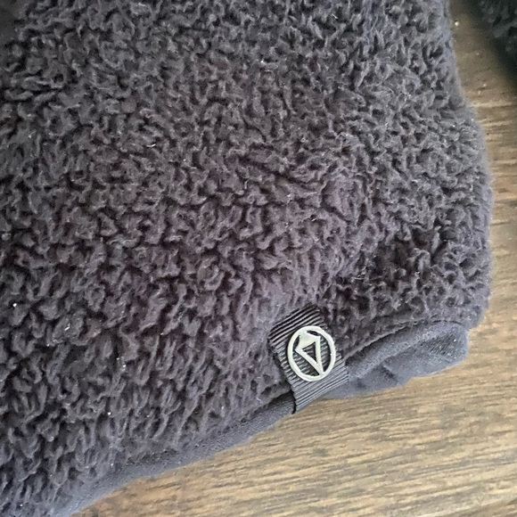 Ivivva Black Reversible Sherpa Sweater Jacket Youth Size 12 - Picture 3 of 6